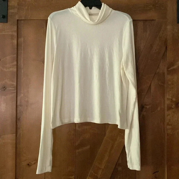 Old Navy Ultralite Turtleneck size large tall - Picture 6 of 12